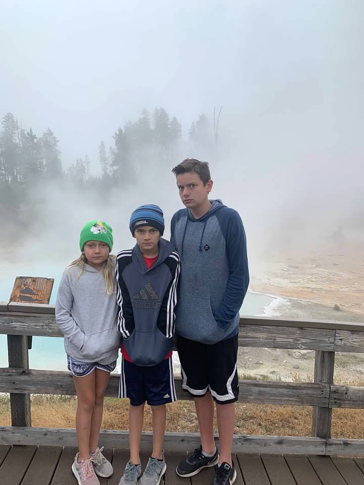 kids sulfur smell geyser