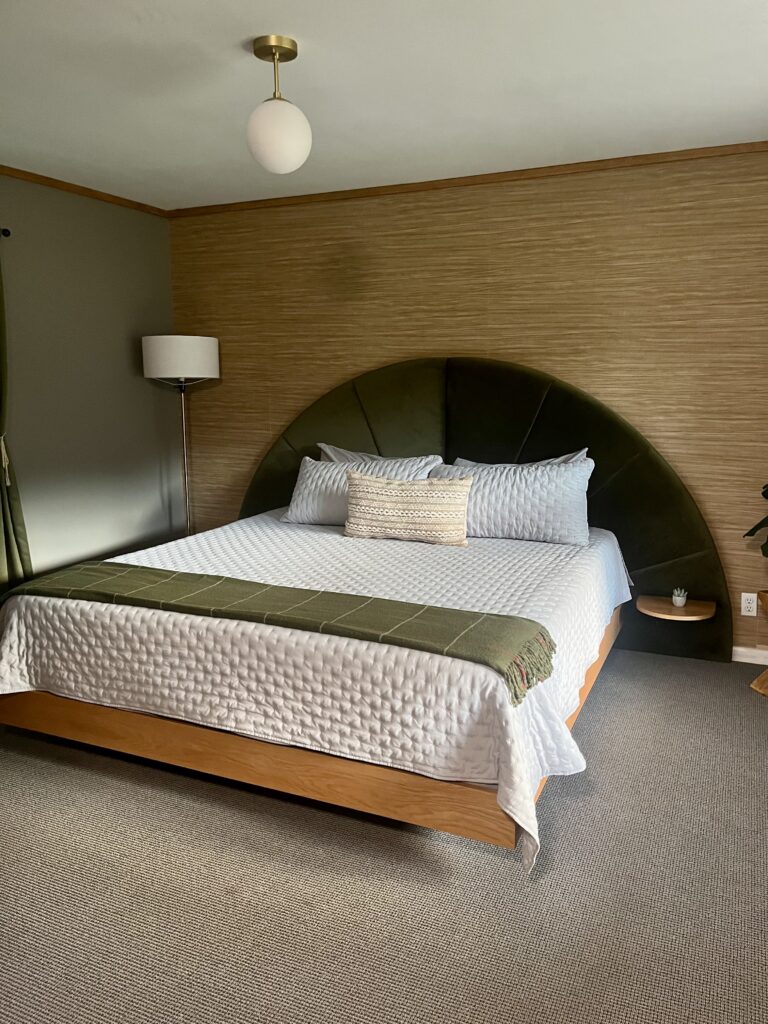springs motel bedroom
