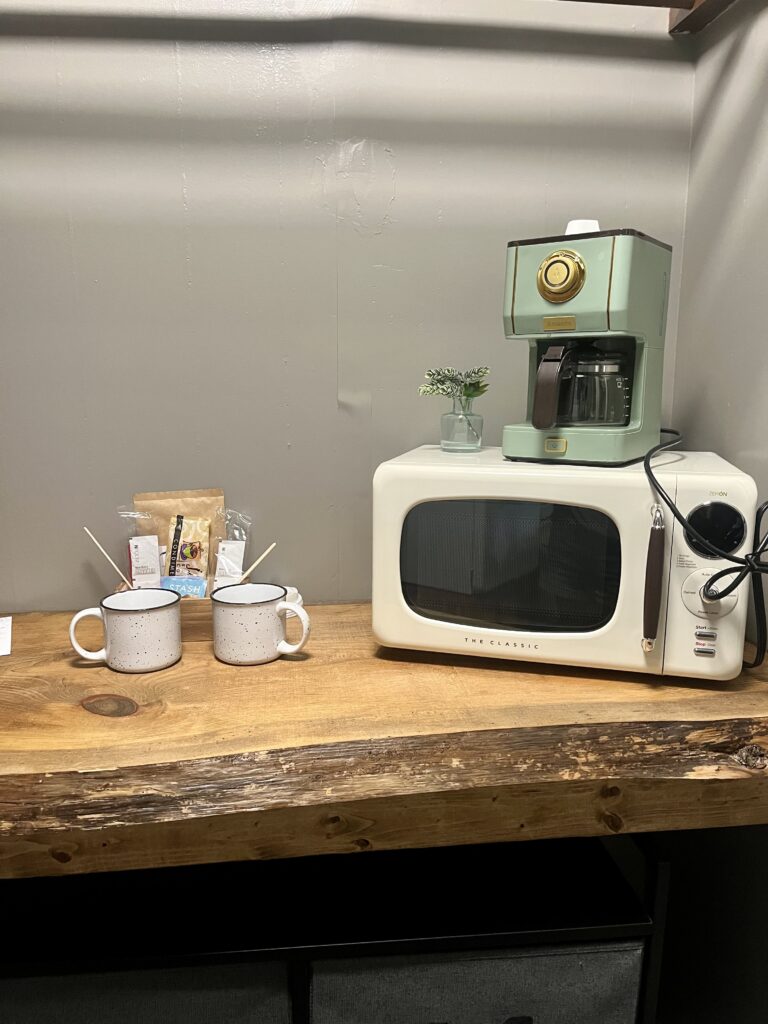springs motel retro microwave
