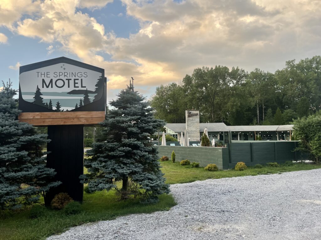 springs motel sign